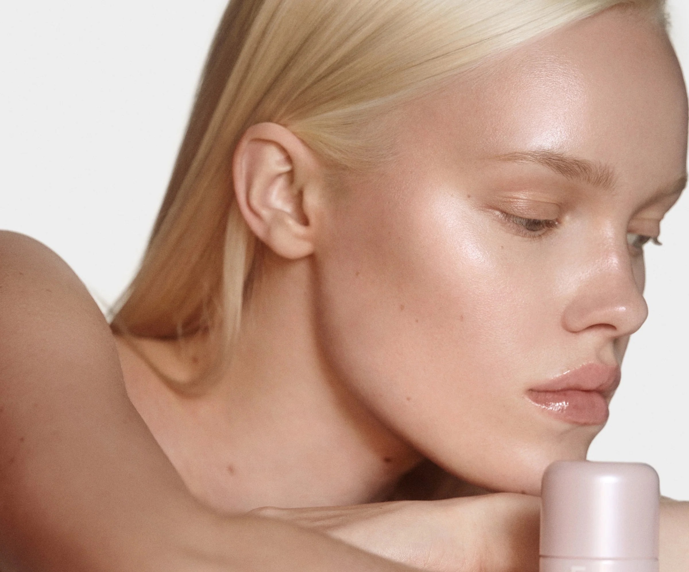 Rhode Highlight Milk Multipurpose Luminizer - Imagem 3