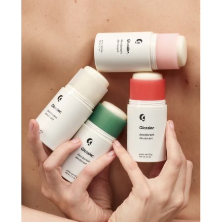 15181532148_glossier_deodorant_smooth_glide_odor_defense_65_g_fragrancia_you_1079_2_855cf5872c2bb012847bfcf.jpeg